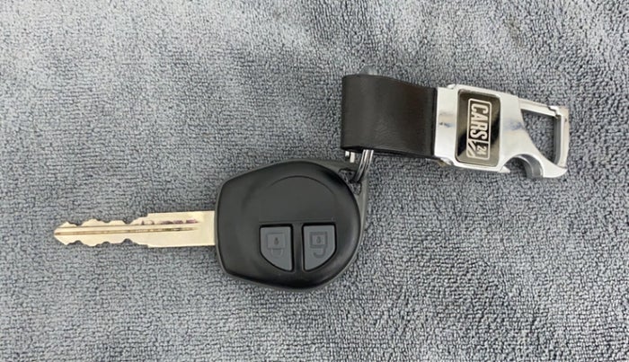 2015 Maruti Swift VXI, Petrol, Manual, 78,709 km, Key Close Up