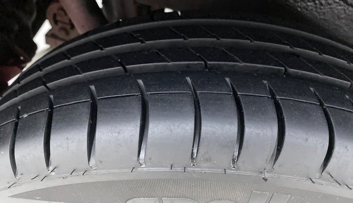 2014 Maruti Wagon R 1.0 VXI, Petrol, Manual, 61,551 km, Right Rear Tyre Tread