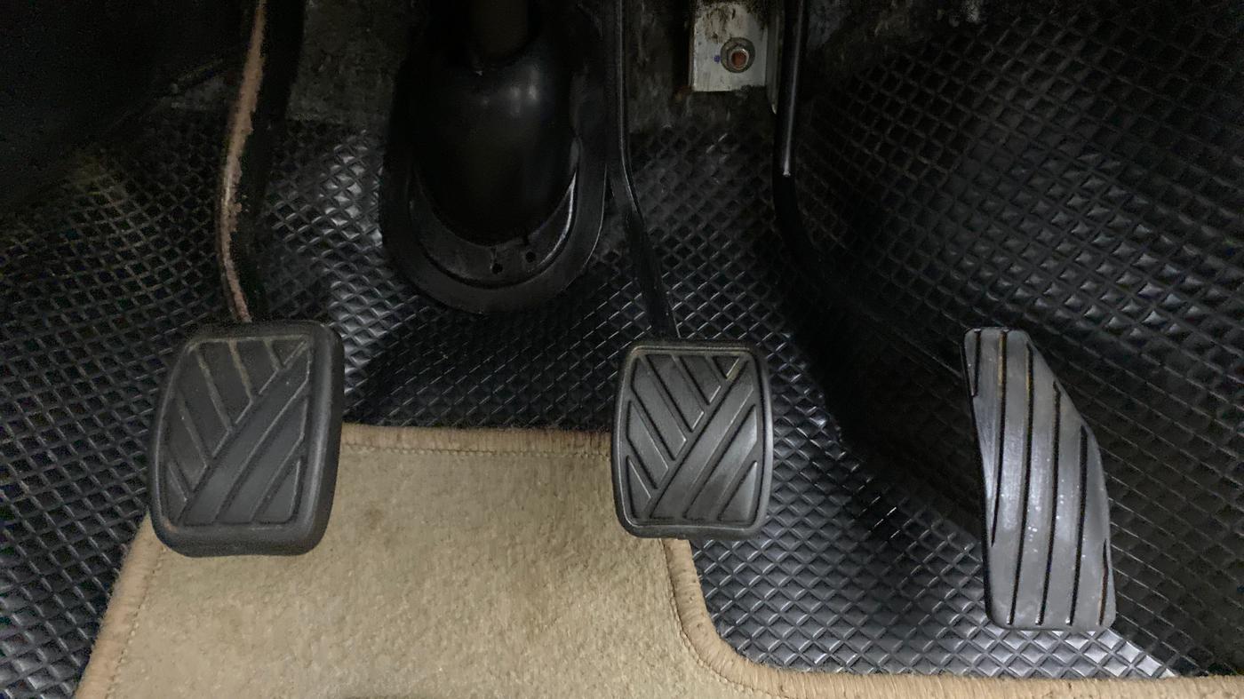 2014 Maruti Wagon R 1.0 VXI, Petrol, Manual, 61,551 km, Pedals