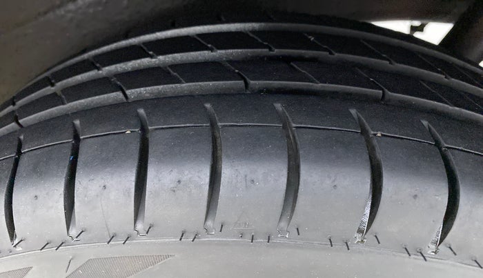 2014 Maruti Wagon R 1.0 VXI, Petrol, Manual, 61,551 km, Left Rear Tyre Tread