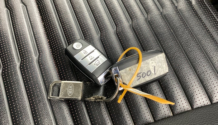 2020 KIA SONET GTX PLUS 1.0 DCT, Petrol, Automatic, 34,802 km, Key Close Up