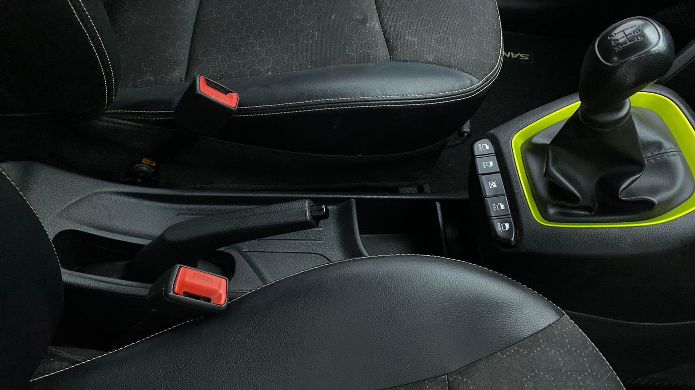 2019 Hyundai NEW SANTRO SPORTZ MT, Petrol, Manual, 30,784 km, Gear Lever