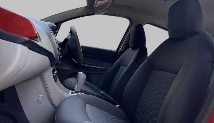 2018 Tata Tiago XZA PETROL, Petrol, Automatic, 32,298 km, Right Side Front Door Cabin