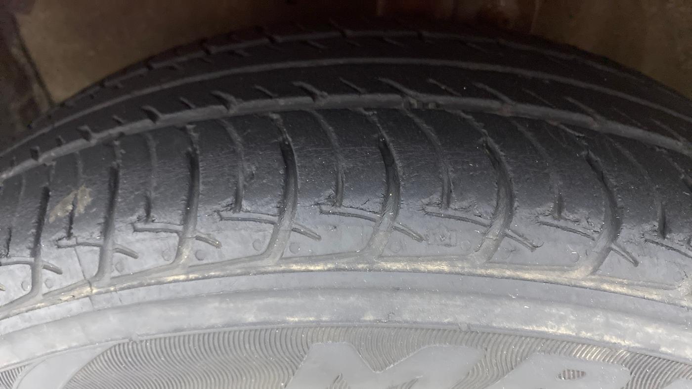 2018 Maruti Celerio ZXI, Petrol, Manual, 32,346 km, Left Front Tyre Tread