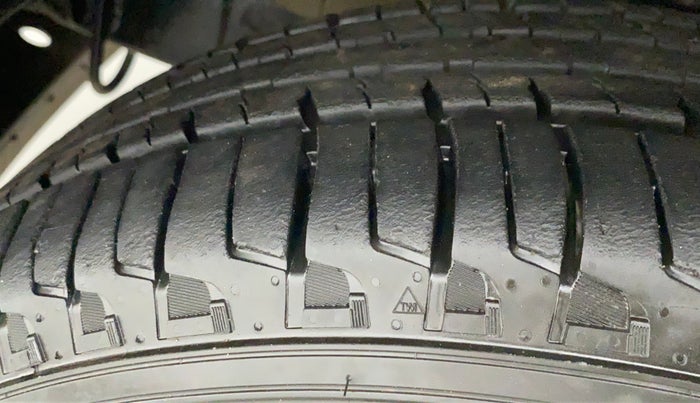 2020 Mahindra Scorpio S11 2WD, Diesel, Manual, 84,500 km, Left Front Tyre Tread
