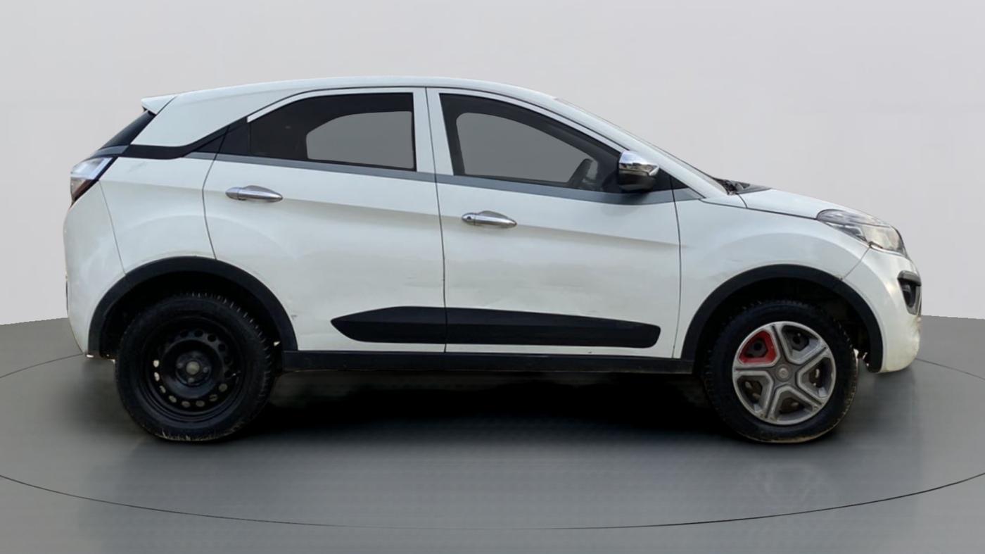 2018 Tata NEXON XM 1.5, Diesel, Manual, 82,196 km, Right Side View