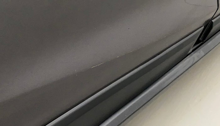 2019 Honda WR-V 1.2L I-VTEC VX MT, Petrol, Manual, 44,060 km, Right rear door - Minor scratches
