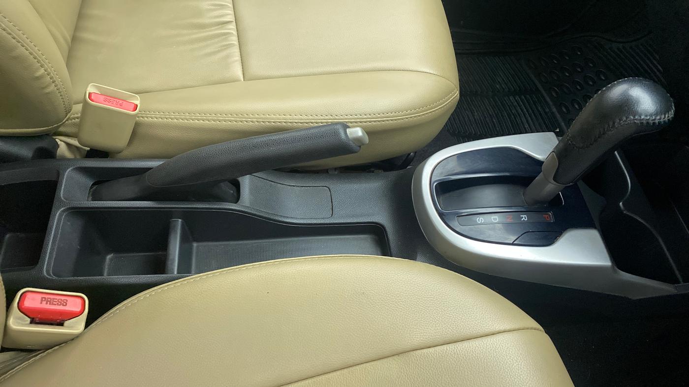 2017 Honda Jazz 1.2 V AT, Petrol, Automatic, 55,768 km, Gear Lever