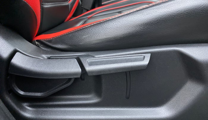 2020 Hyundai VENUE SX PLUS 1.0 TURBO DCT, Petrol, Automatic, 24,546 km, Driver Side Adjustment Panel