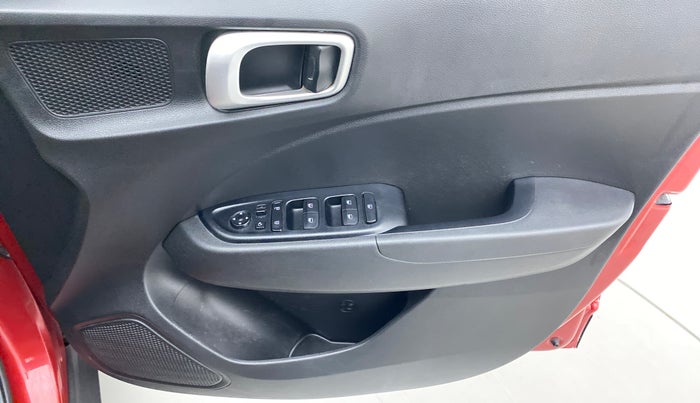 2020 Hyundai VENUE SX PLUS 1.0 TURBO DCT, Petrol, Automatic, 24,546 km, Driver Side Door Panels Control