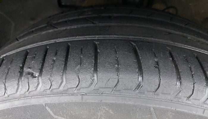 2020 Hyundai VENUE SX PLUS 1.0 TURBO DCT, Petrol, Automatic, 24,546 km, Left Front Tyre Tread