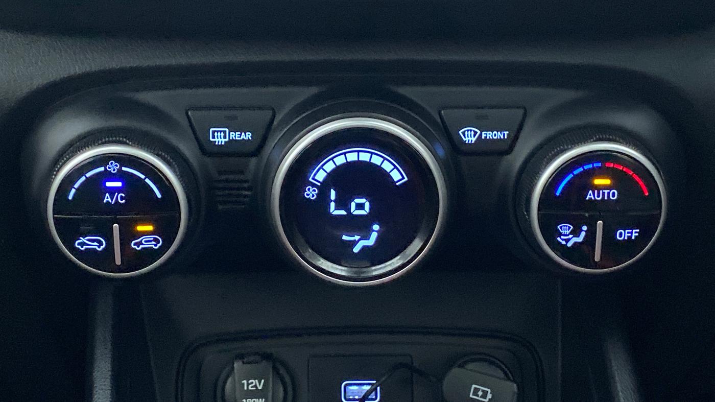 2020 Hyundai VENUE SX PLUS 1.0 TURBO DCT, Petrol, Automatic, 24,546 km, Automatic Climate Control