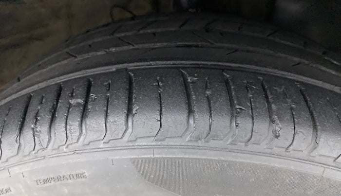 2020 Hyundai VENUE SX PLUS 1.0 TURBO DCT, Petrol, Automatic, 24,546 km, Right Front Tyre Tread