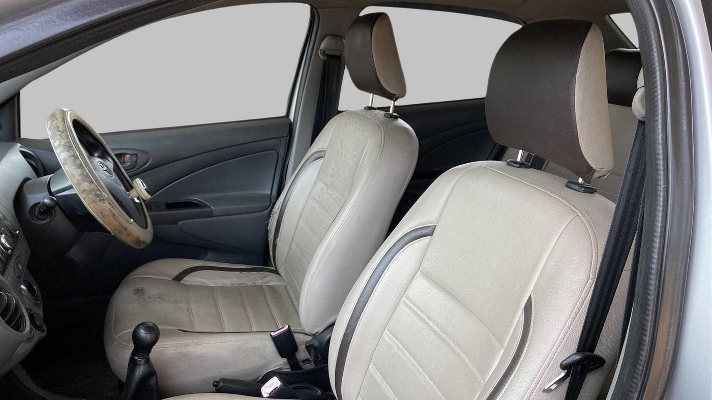 2013 Toyota Etios G, Petrol, Manual, 43,586 km, Right Side Front Door Cabin