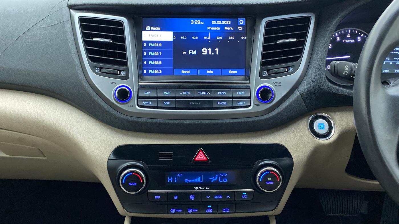 2016 Hyundai Tucson 2WD AT GL PETROL , Petrol, Automatic, 21,218 km, Air Conditioner
