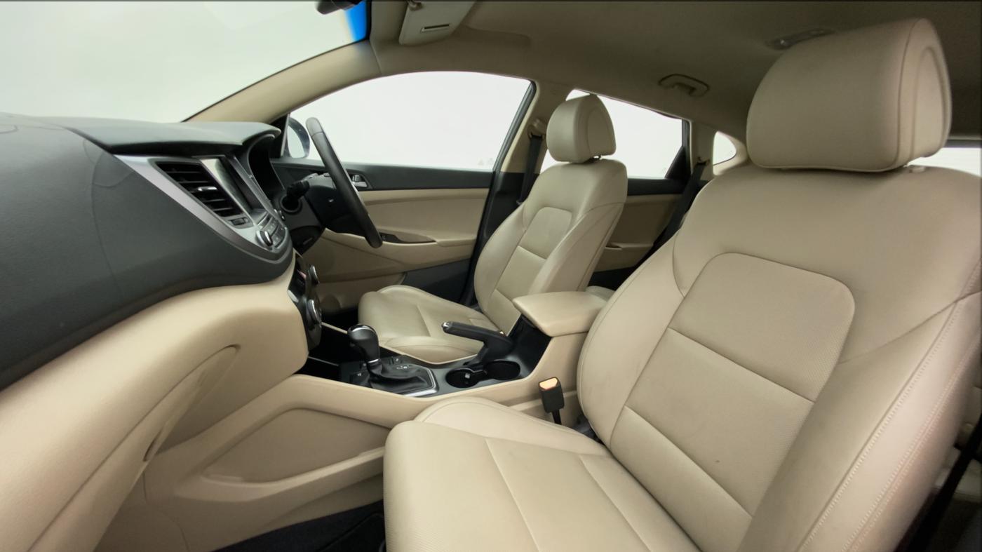 2016 Hyundai Tucson 2WD AT GL PETROL , Petrol, Automatic, 21,218 km, Right Side Front Door Cabin