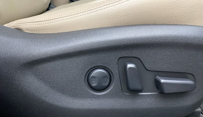 2016 Hyundai Tucson 2WD AT GL PETROL , Petrol, Automatic, 21,218 km, Driver Side Adjustment Panel