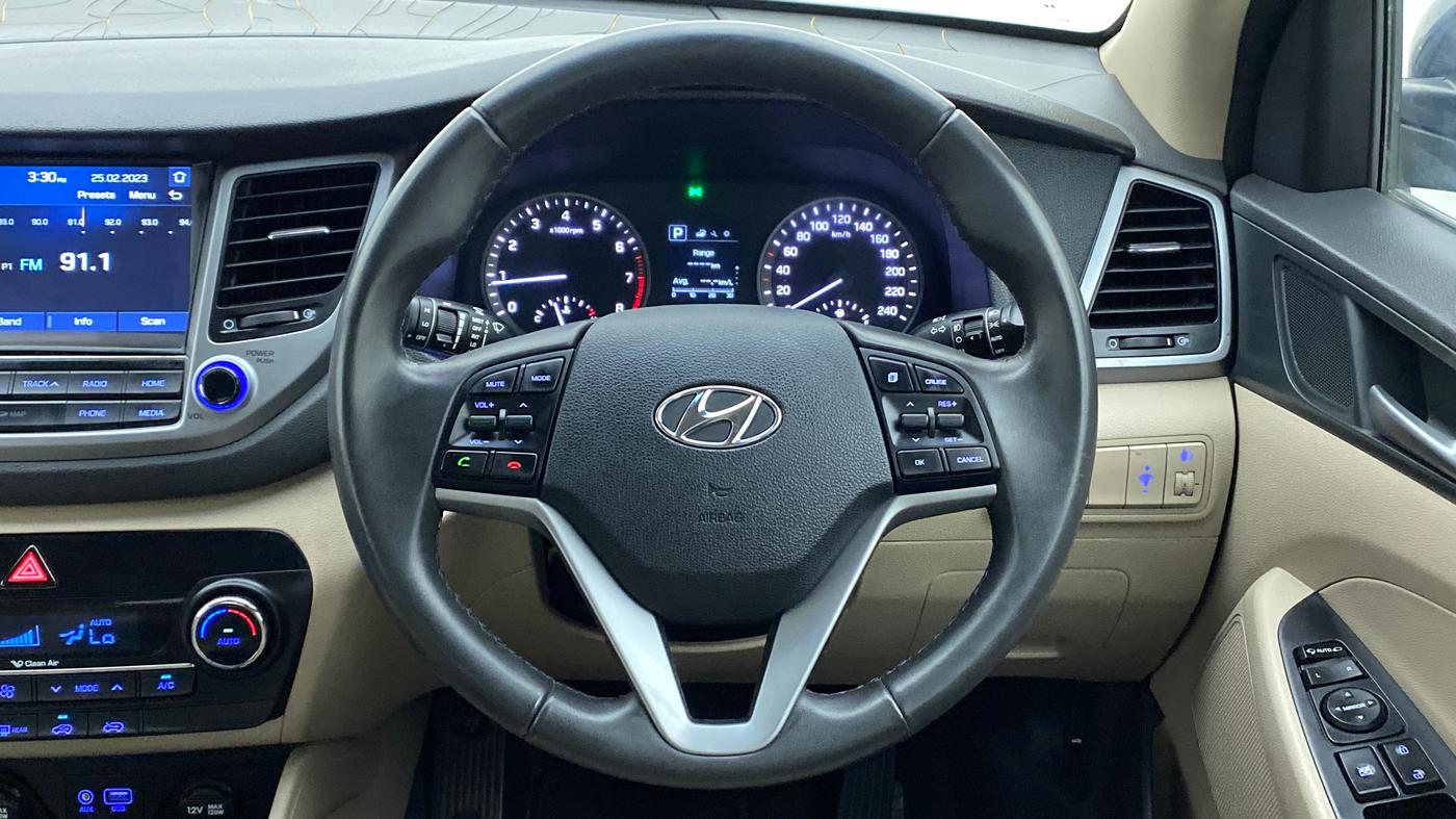 2016 Hyundai Tucson 2WD AT GL PETROL , Petrol, Automatic, 21,218 km, Steering Wheel Close Up