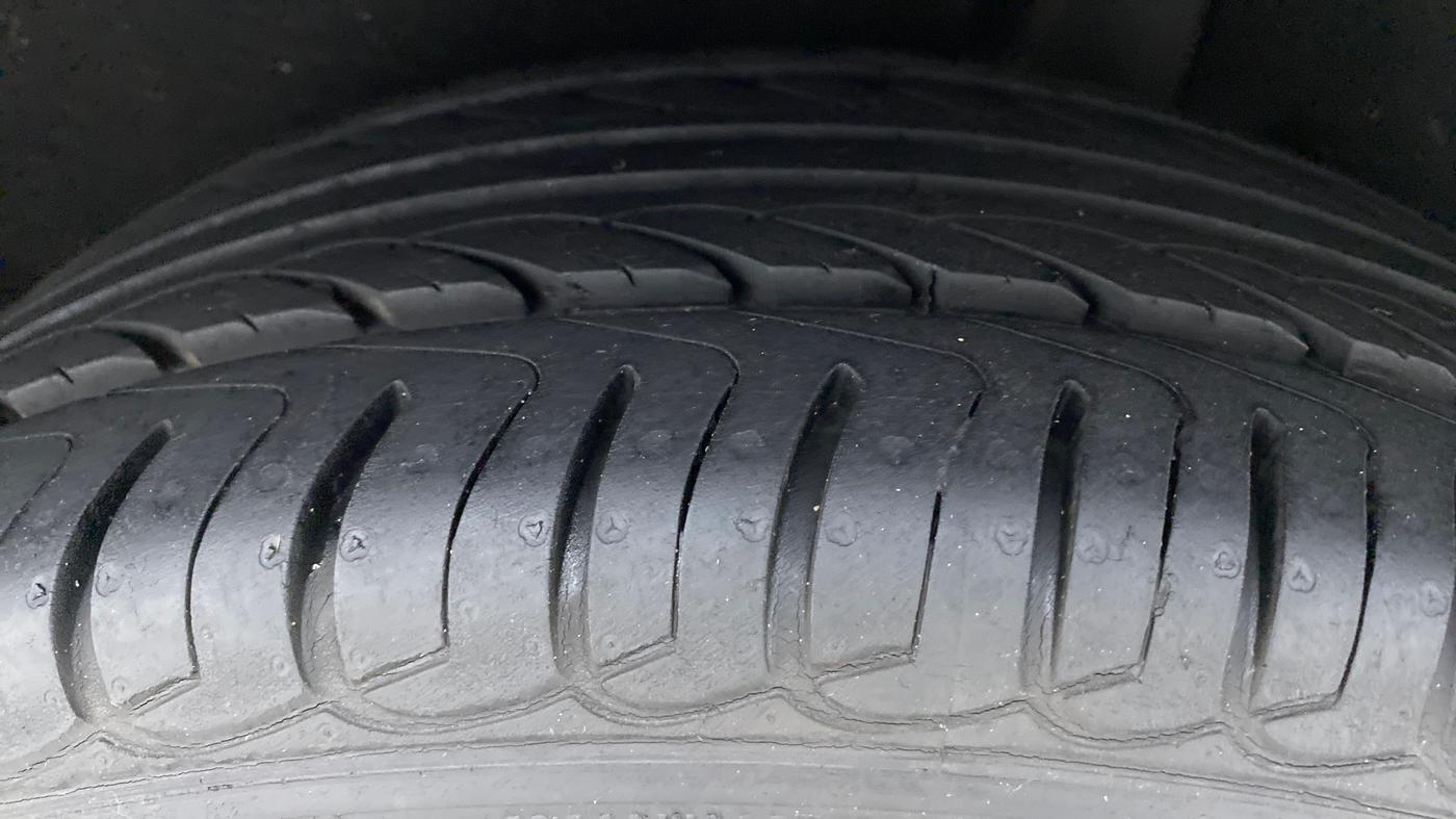 2016 Ford Ecosport 1.5 TITANIUM TI VCT AT, Petrol, Automatic, 74,620 km, Left Rear Tyre Tread