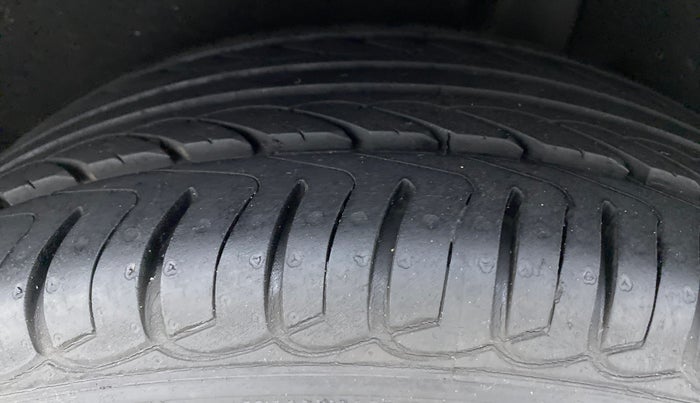 2016 Ford Ecosport 1.5 TITANIUM TI VCT AT, Petrol, Automatic, 74,620 km, Left Rear Tyre Tread