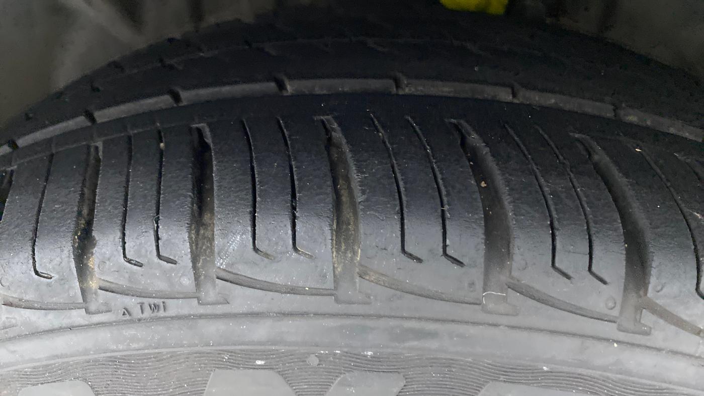 2016 Ford Ecosport 1.5 TITANIUM TI VCT AT, Petrol, Automatic, 74,620 km, Left Front Tyre Tread
