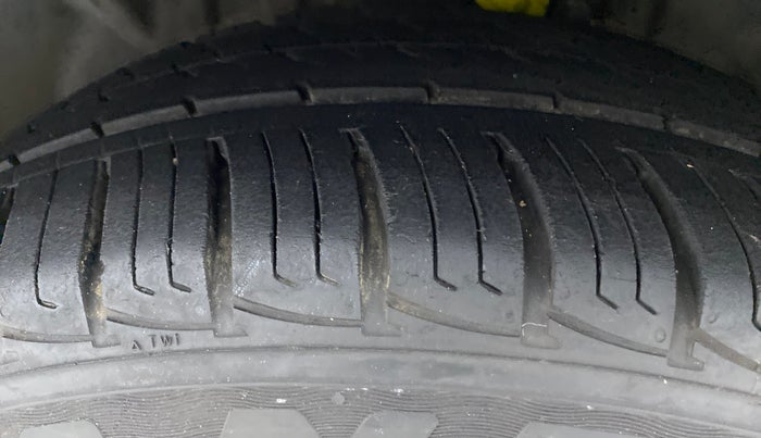 2016 Ford Ecosport 1.5 TITANIUM TI VCT AT, Petrol, Automatic, 74,620 km, Left Front Tyre Tread
