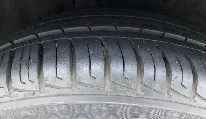 2016 Ford Ecosport 1.5 TITANIUM TI VCT AT, Petrol, Automatic, 74,620 km, Right Rear Tyre Tread