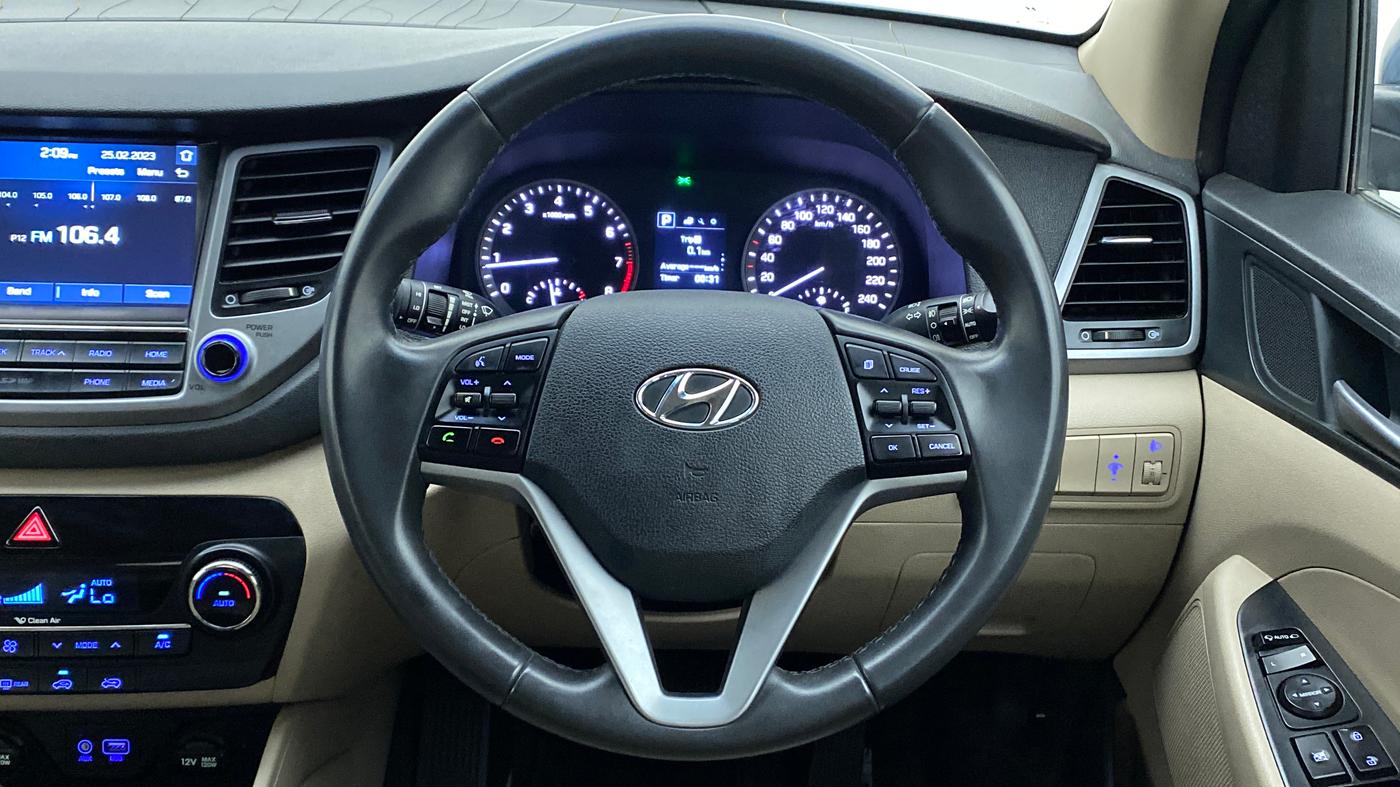2016 Hyundai Tucson 2WD AT GL PETROL , Petrol, Automatic, 20,744 km, Steering Wheel Close Up