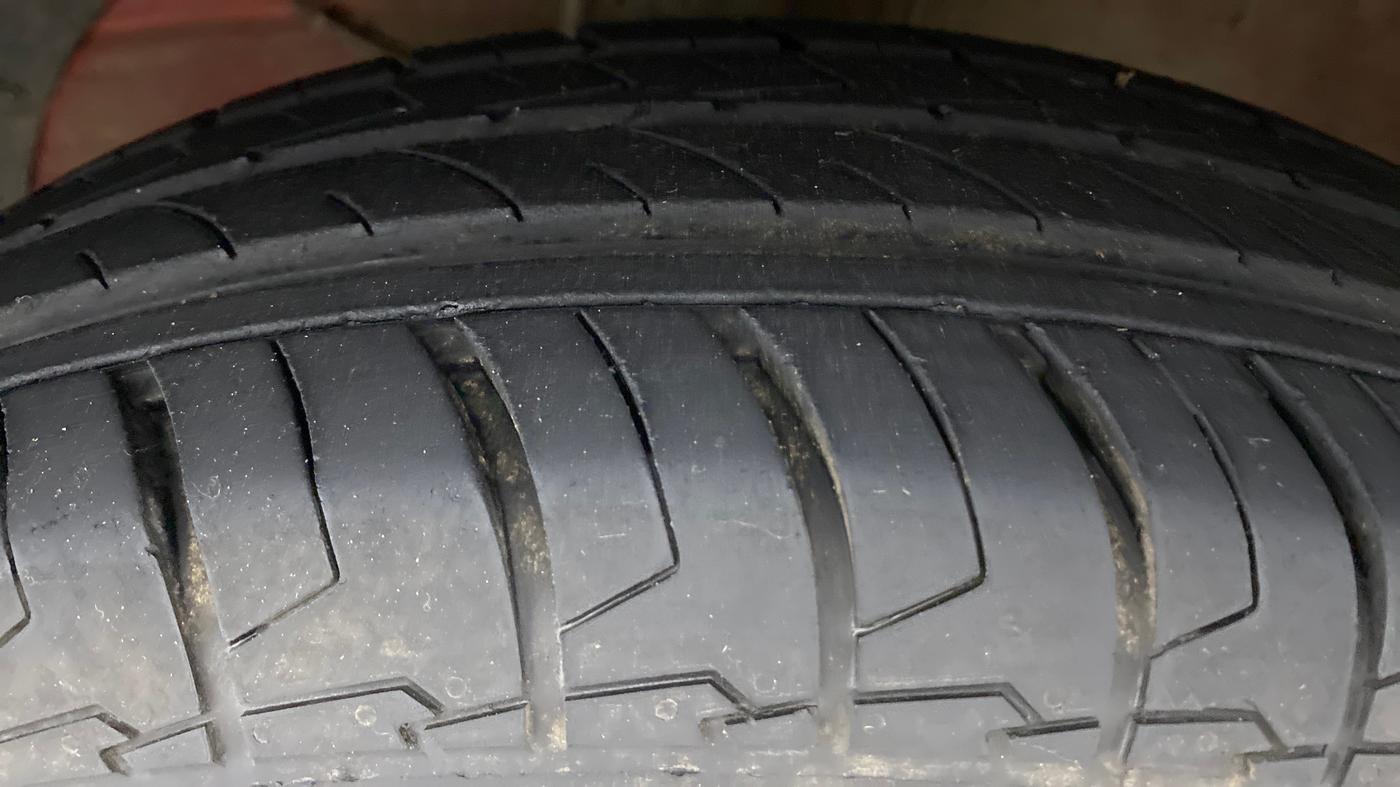2020 Maruti Dzire VXI, Petrol, Manual, 8,223 km, Right Front Tyre Tread