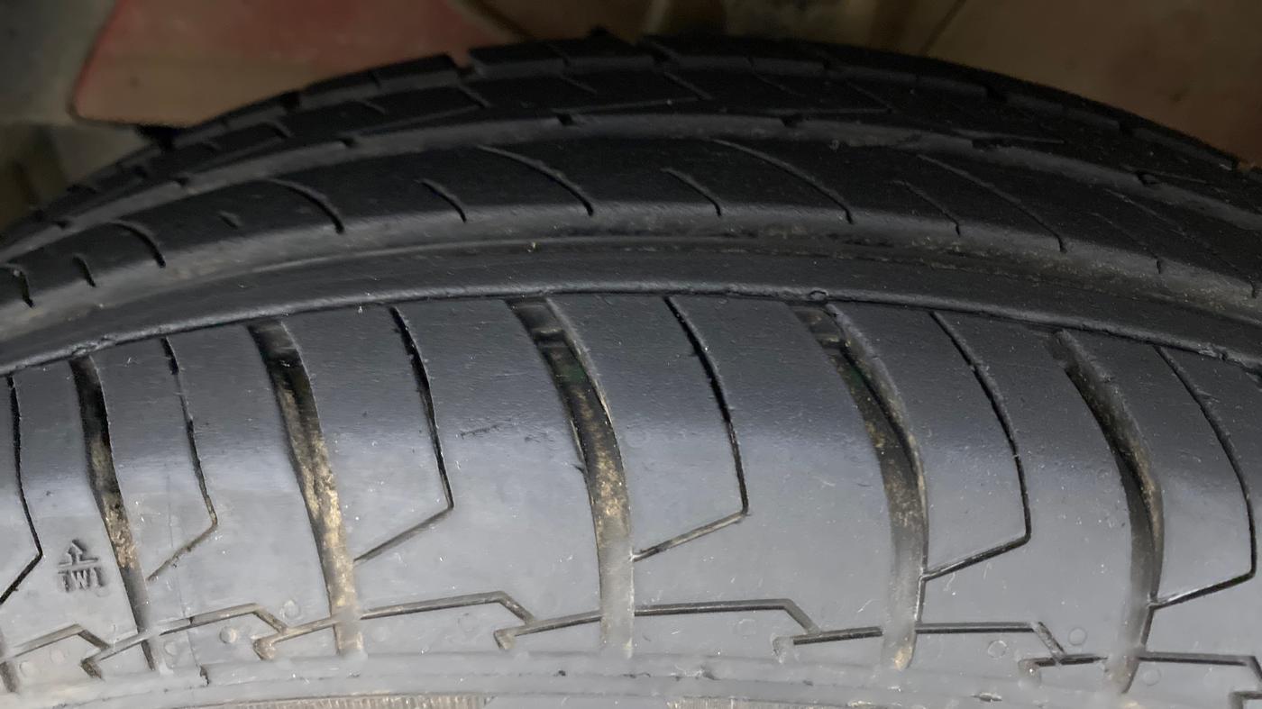 2020 Maruti Dzire VXI, Petrol, Manual, 8,223 km, Left Front Tyre Tread