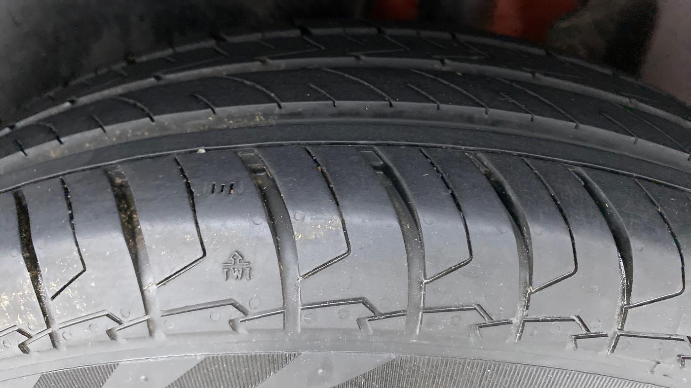 2020 Maruti Dzire VXI, Petrol, Manual, 8,223 km, Left Rear Tyre Tread