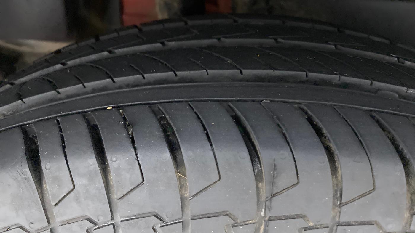 2020 Maruti Dzire VXI, Petrol, Manual, 8,223 km, Right Rear Tyre Tread
