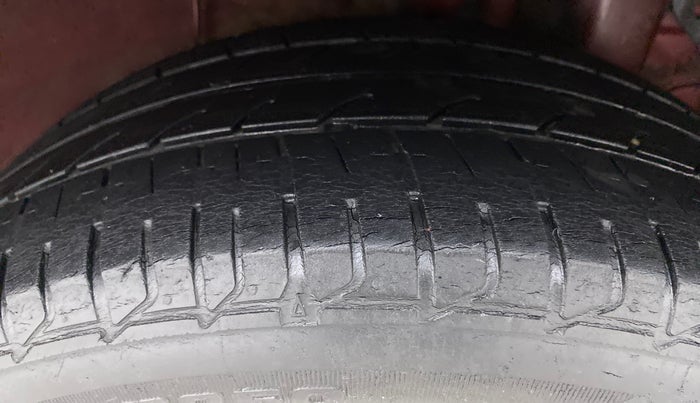2014 Hyundai Elite i20 ASTA 1.2, Petrol, Manual, 40,400 km, Left Rear Tyre Tread