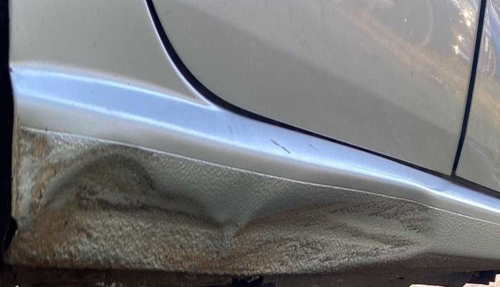 2014 Volkswagen Polo COMFORTLINE 1.2L PETROL, Petrol, Manual, 83,695 km, Right running board - Slightly rusted
