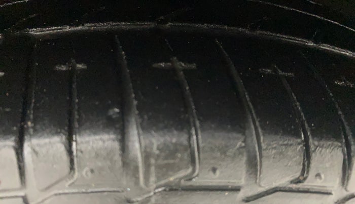 2017 Hyundai Xcent SX 1.2 (O), Petrol, Manual, 44,767 km, Left Front Tyre Tread
