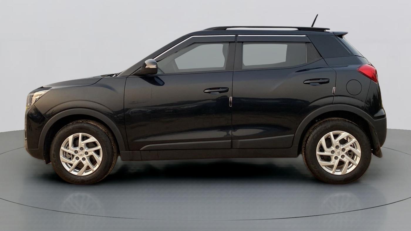 2022 Mahindra XUV300 W8 1.2 PETROL, Petrol, Manual, 5,525 km, Left Side