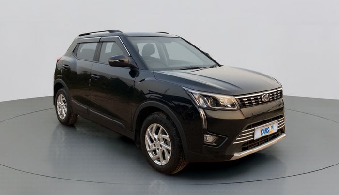 2022 Mahindra XUV300 W8 1.2 PETROL, Petrol, Manual, 5,525 km, Right Front Diagonal