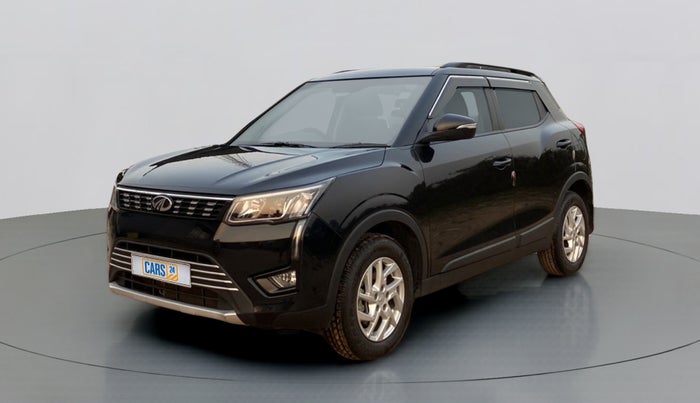 2022 Mahindra XUV300 W8 1.2 PETROL, Petrol, Manual, 5,525 km, Left Front Diagonal