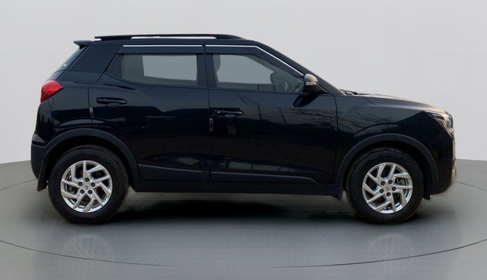 2022 Mahindra XUV300 W8 1.2 PETROL, Petrol, Manual, 5,525 km, Right Side View
