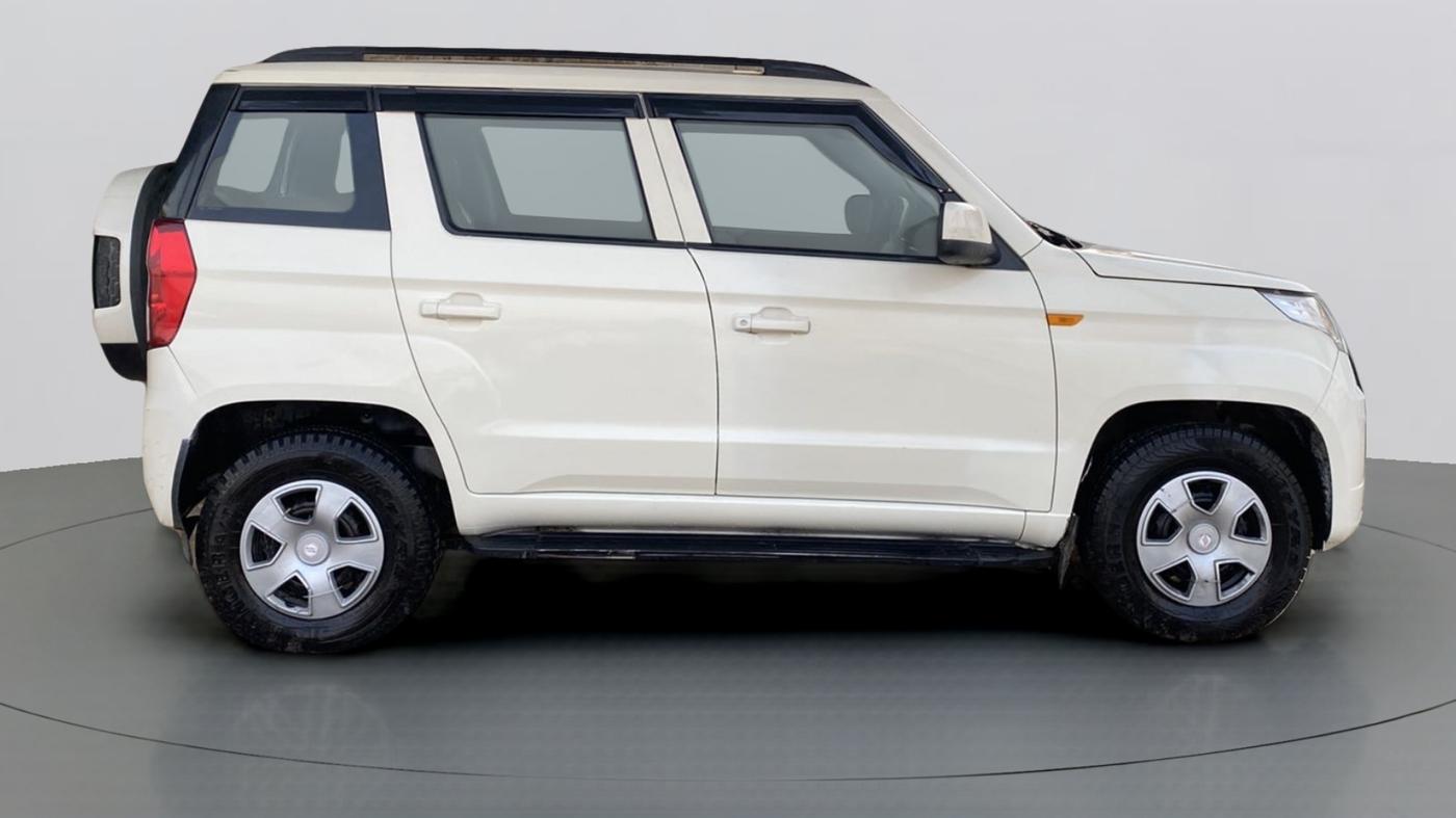 2016 Mahindra TUV300 T6 PLUS, Diesel, Manual, 78,852 km, Right Side View