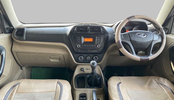 2016 Mahindra TUV300 T6 PLUS, Diesel, Manual, 78,852 km, Dashboard
