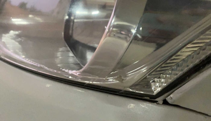 2014 Maruti Swift VXI, Petrol, Manual, 93,013 km, Left headlight - Minor scratches