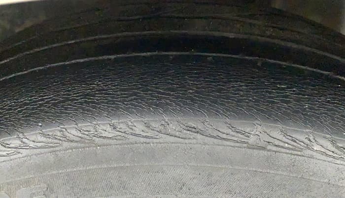 2010 Toyota Corolla Altis G PETROL, Petrol, Manual, 50,734 km, Right Front Tyre Tread