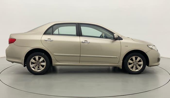 2010 Toyota Corolla Altis G PETROL, Petrol, Manual, 50,734 km, Right Side View