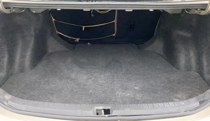 2010 Toyota Corolla Altis G PETROL, Petrol, Manual, 50,734 km, Boot Inside