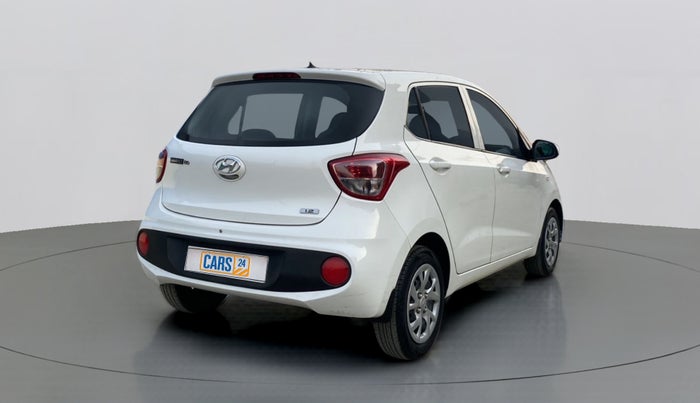 2017 Hyundai Grand i10 MAGNA 1.2 KAPPA VTVT, Petrol, Manual, 31,987 km, Right Back Diagonal