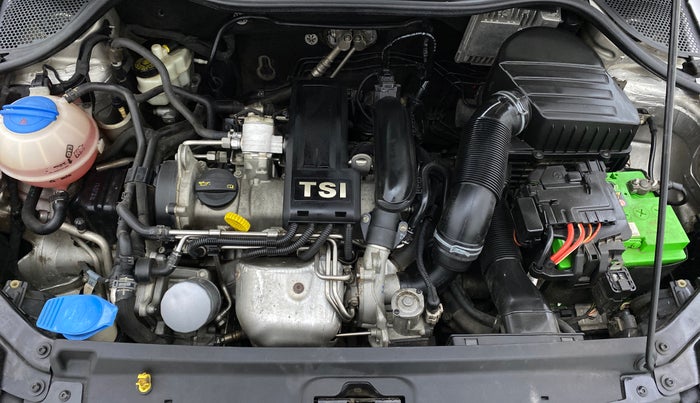 2016 Volkswagen Vento HIGHLINE 1.2 TSI AT, Petrol, Automatic, 52,969 km, Open Bonet