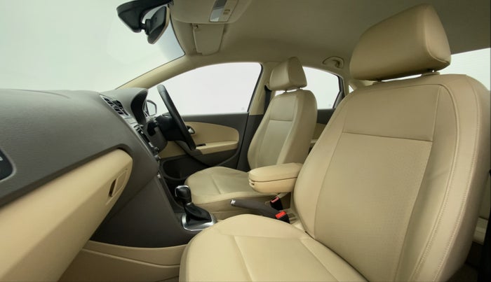 2016 Volkswagen Vento HIGHLINE 1.2 TSI AT, Petrol, Automatic, 52,969 km, Right Side Front Door Cabin