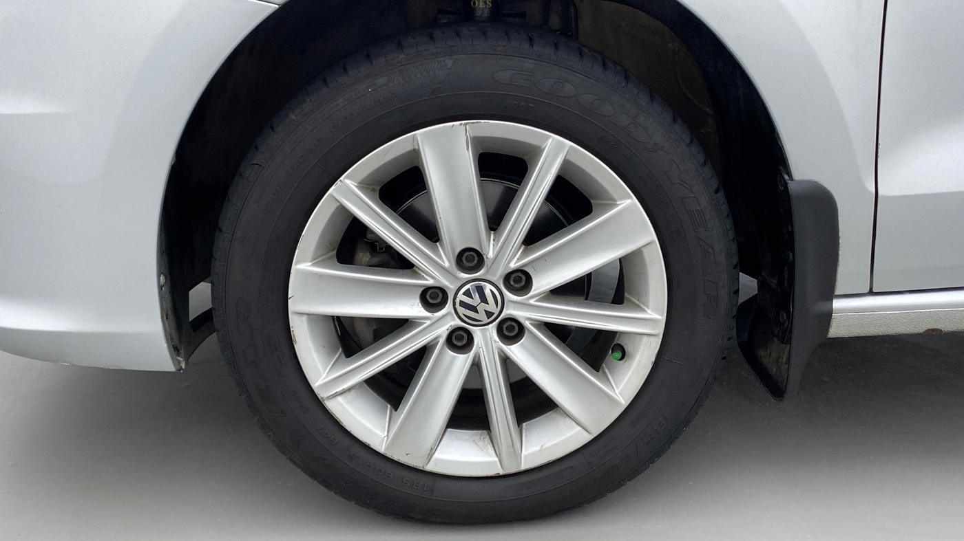 2016 Volkswagen Vento HIGHLINE 1.2 TSI AT, Petrol, Automatic, 52,969 km, Left Front Wheel