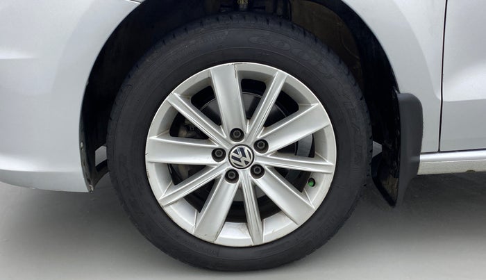 2016 Volkswagen Vento HIGHLINE 1.2 TSI AT, Petrol, Automatic, 52,969 km, Left Front Wheel